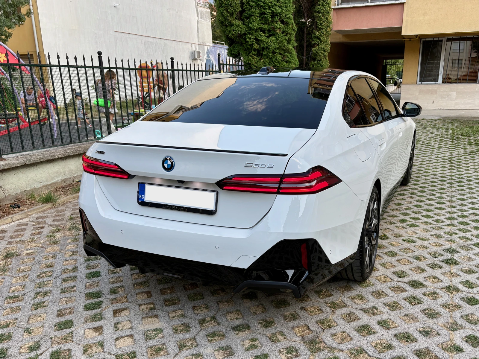 BMW 530E xDrive M Sport Pro, снимка 2 - Автомобили и джипове - 54719366