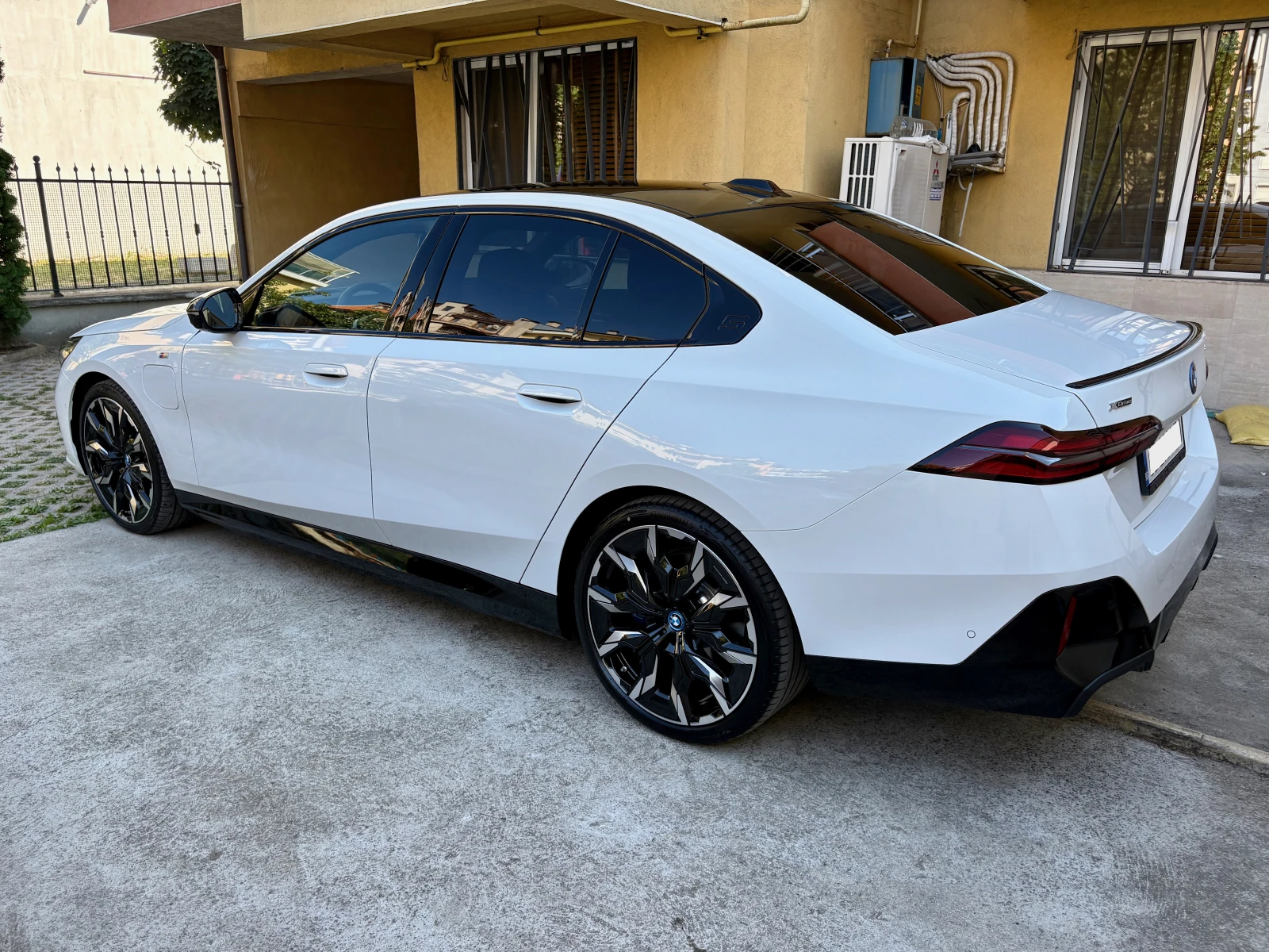 BMW 530E xDrive M Sport Pro, снимка 7 - Автомобили и джипове - 54719366