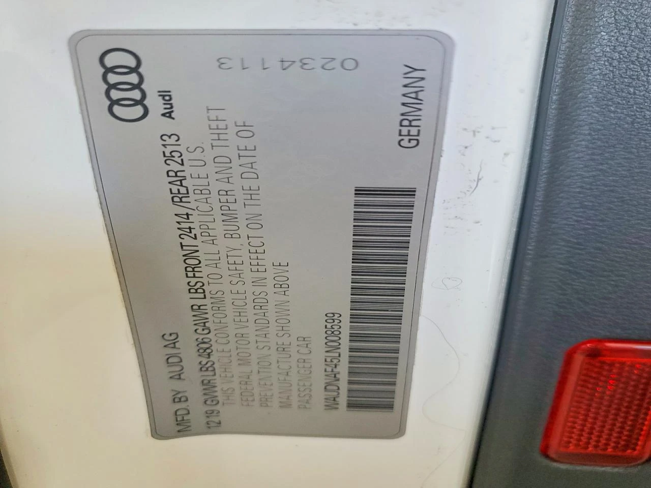 Audi A4 2.0l Premium, снимка 12 - Автомобили и джипове - 54743420