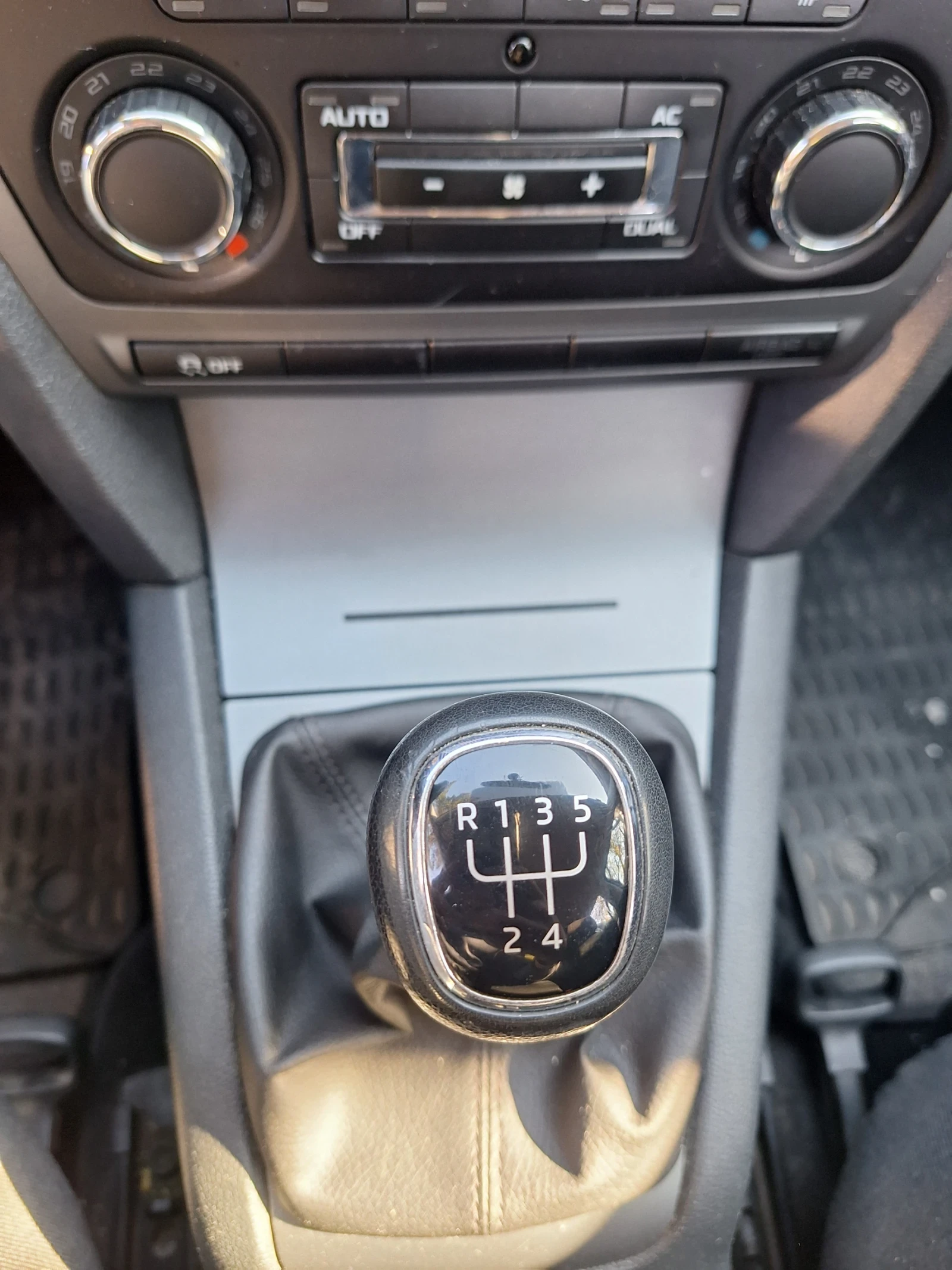 Skoda Octavia, снимка 11 - Автомобили и джипове - 54980509