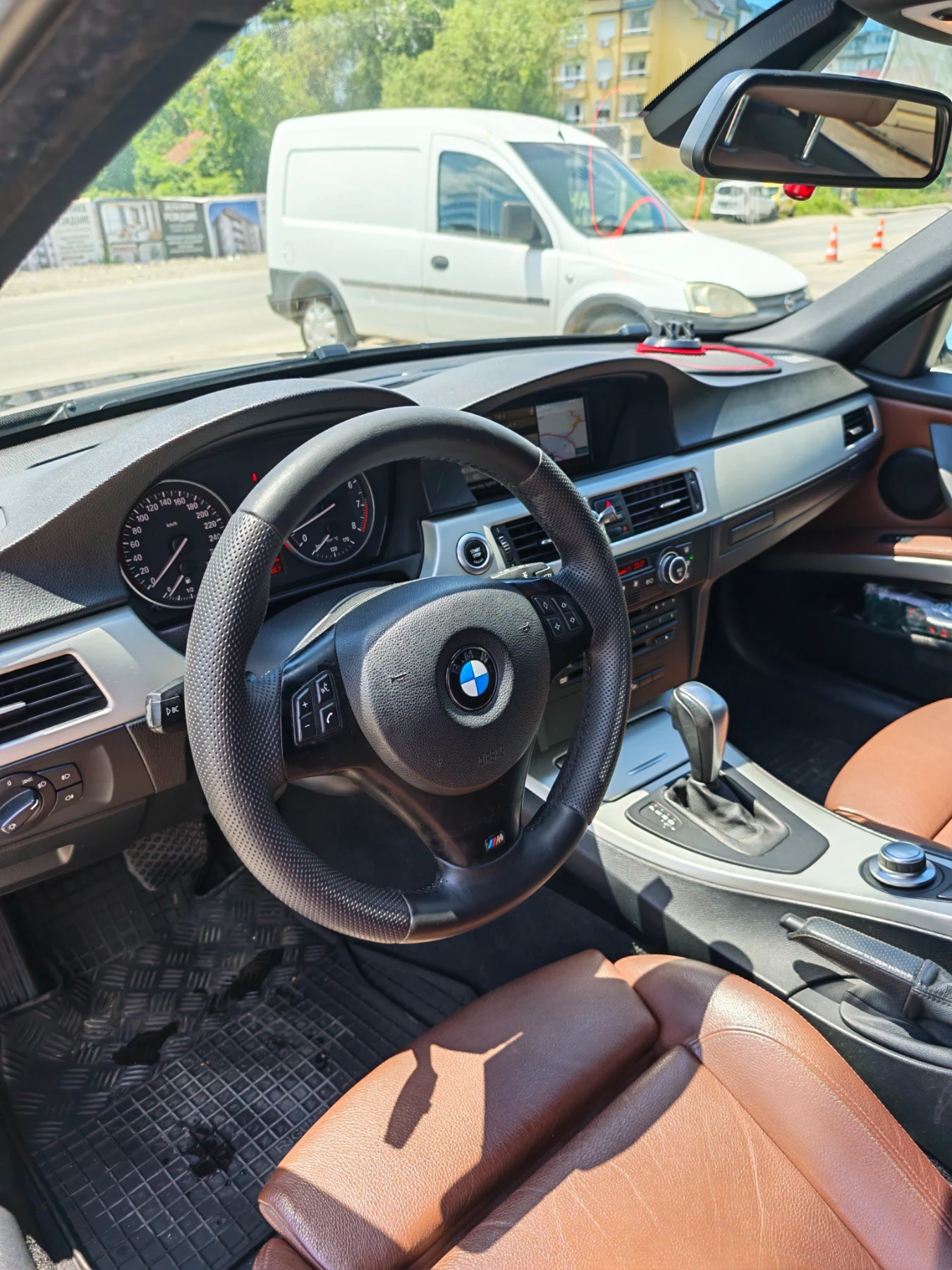 BMW 335 E91, снимка 10 - Автомобили и джипове - 55203999