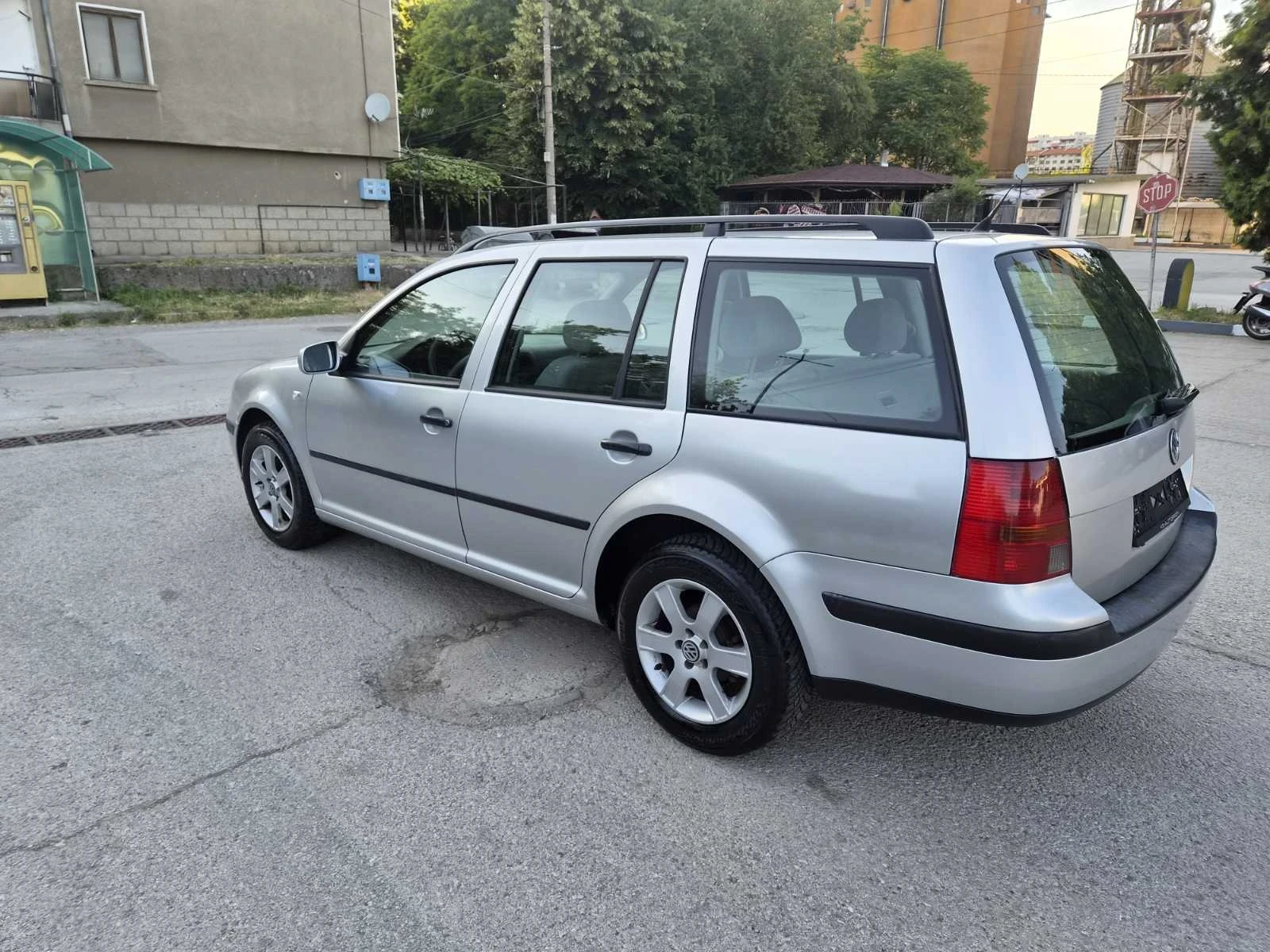VW Golf 1.9 TDI, снимка 6 - Автомобили и джипове - 55220311
