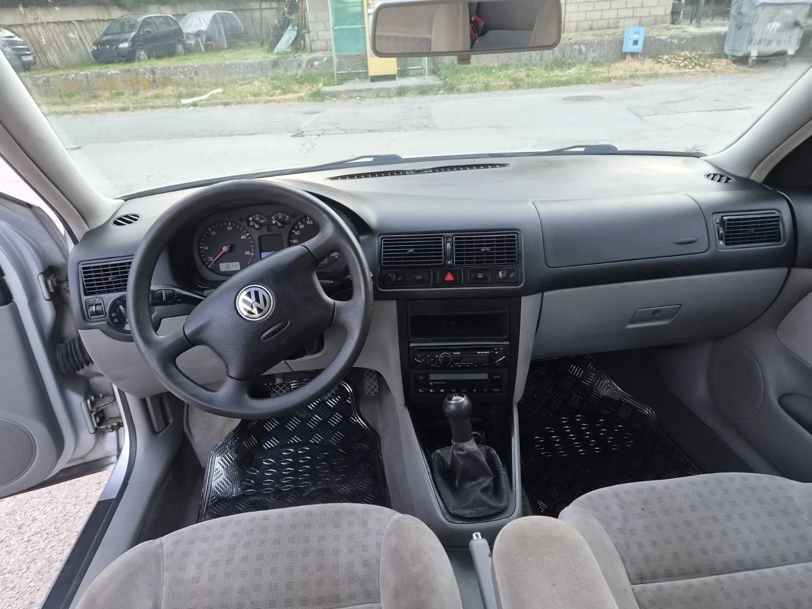 VW Golf 1.9 TDI, снимка 3 - Автомобили и джипове - 55220311