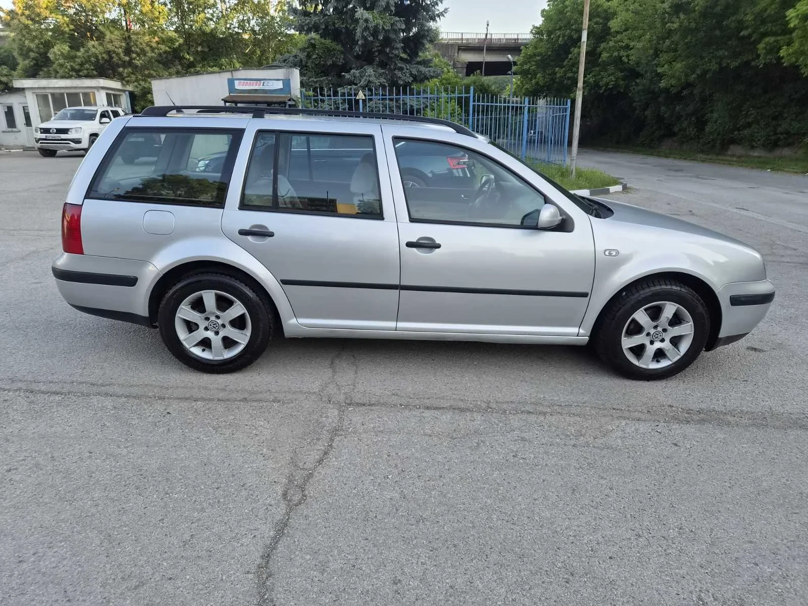 VW Golf 1.9 TDI, снимка 4 - Автомобили и джипове - 55220311