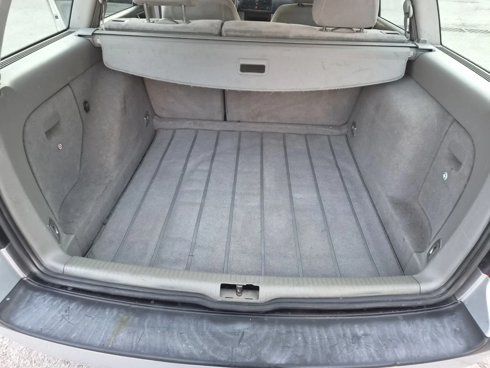 VW Golf 1.9 TDI, снимка 12 - Автомобили и джипове - 55220311