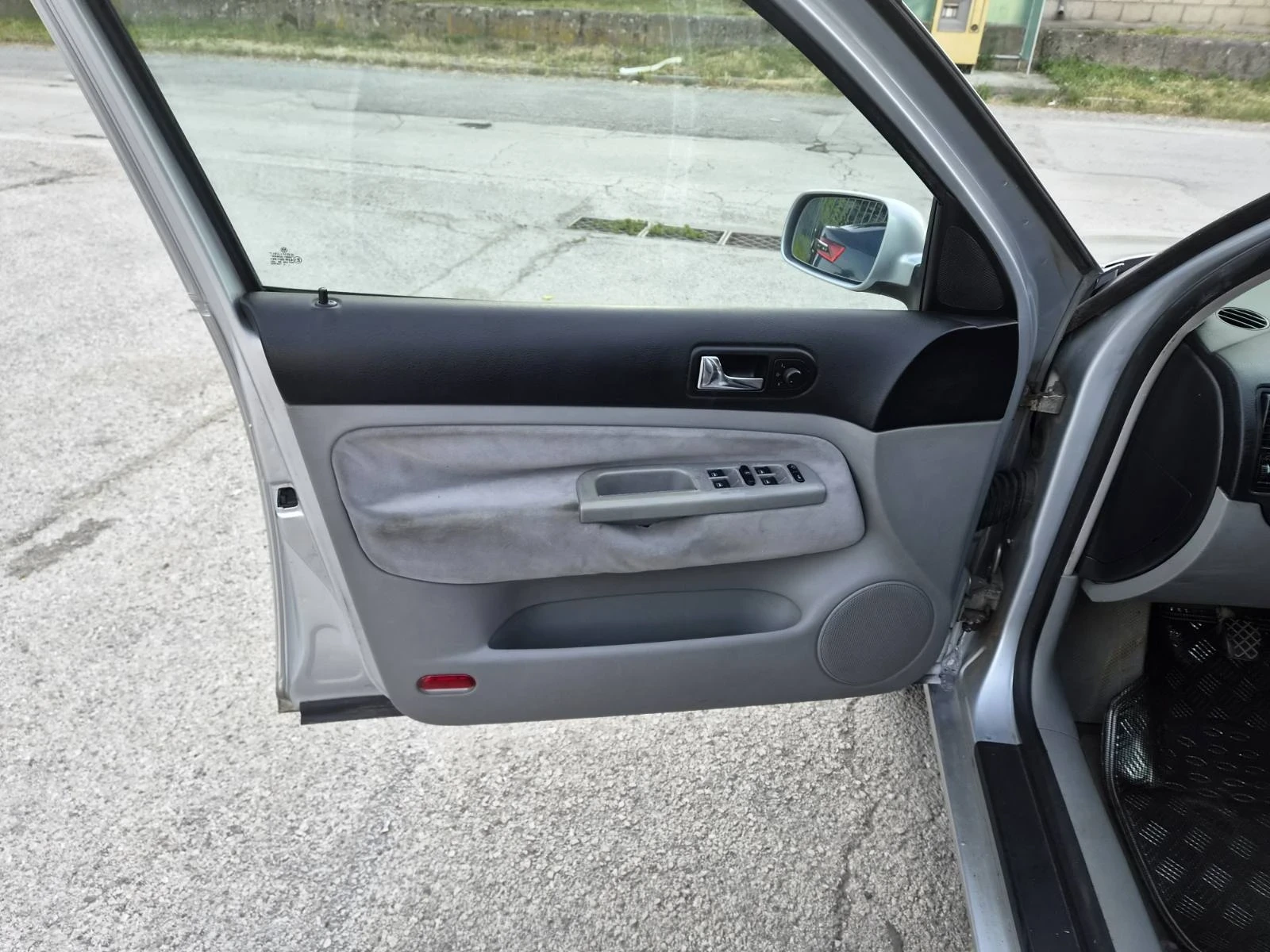 VW Golf 1.9 TDI, снимка 11 - Автомобили и джипове - 55220311