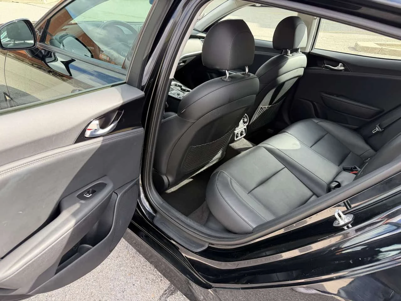 Kia Stinger * GT Line AWD Leather Brand new Brakes & Tires * C, снимка 16 - Автомобили и джипове - 55343500