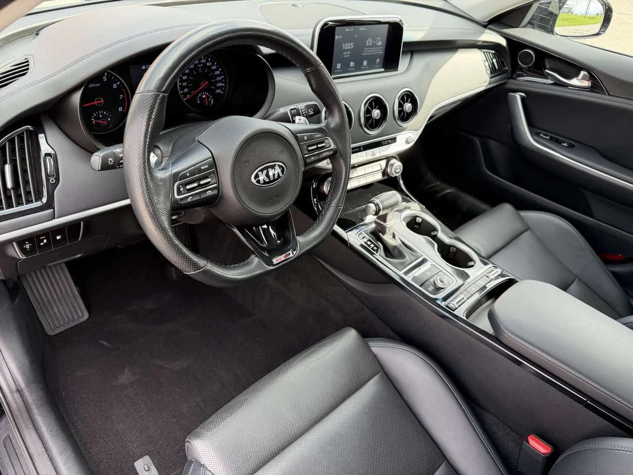 Kia Stinger * GT Line AWD Leather Brand new Brakes & Tires * C, снимка 13 - Автомобили и джипове - 55343500