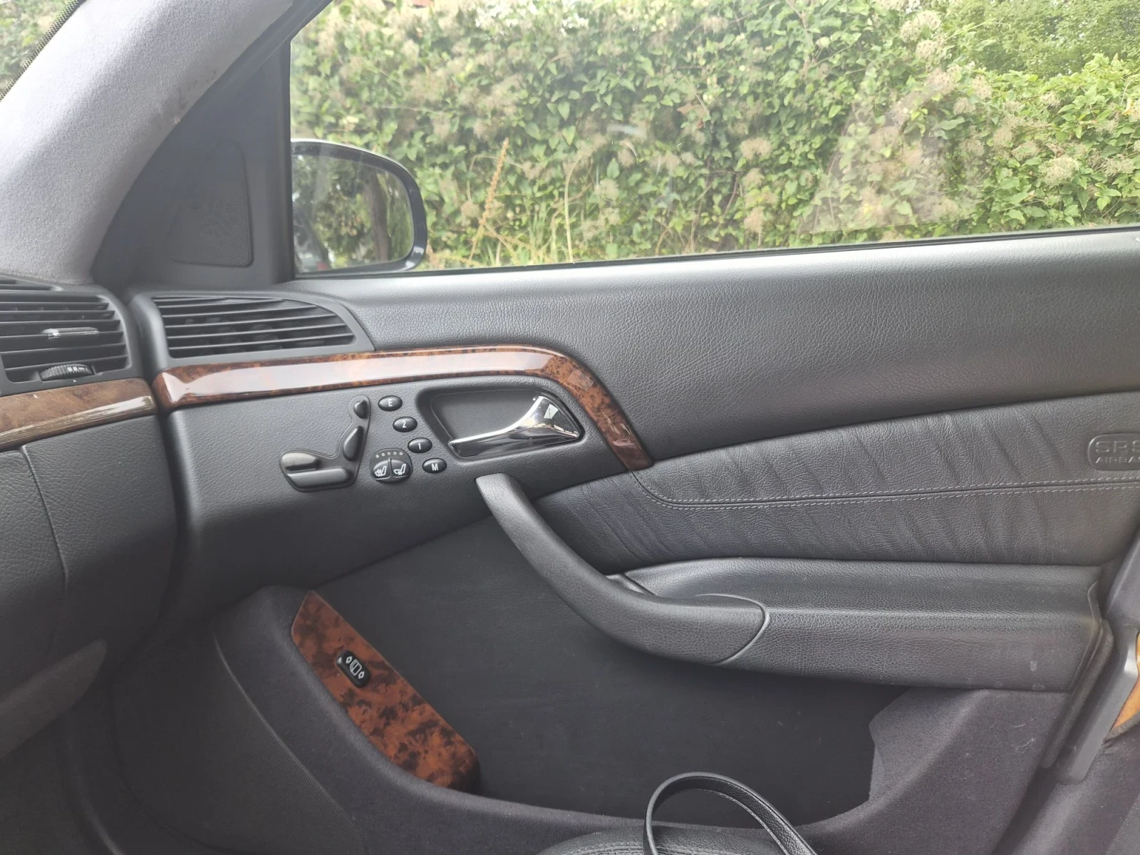 Mercedes-Benz C 320 320, снимка 14 - Автомобили и джипове - 55892158