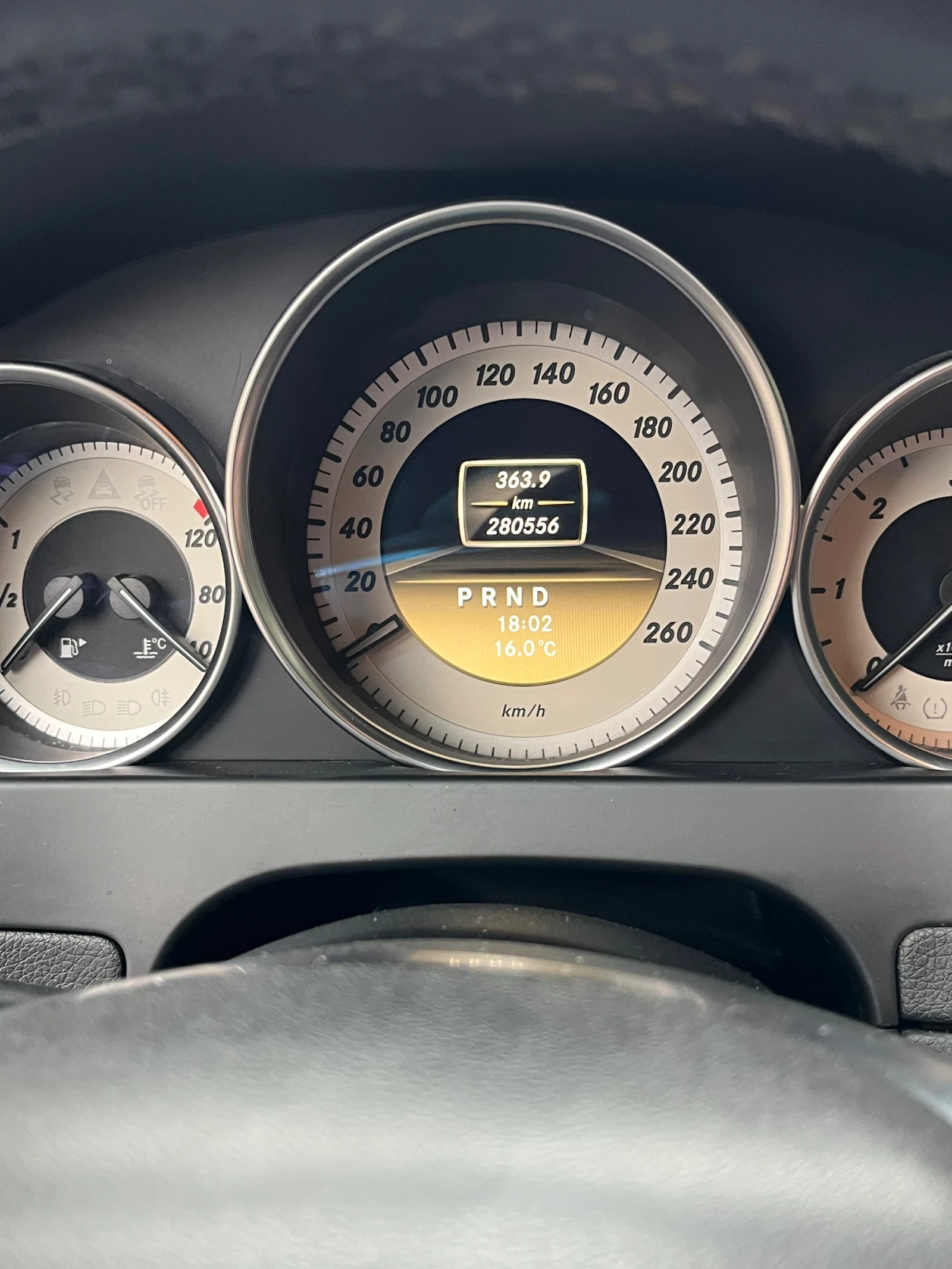 Mercedes-Benz C 220, снимка 8 - Автомобили и джипове - 56236462