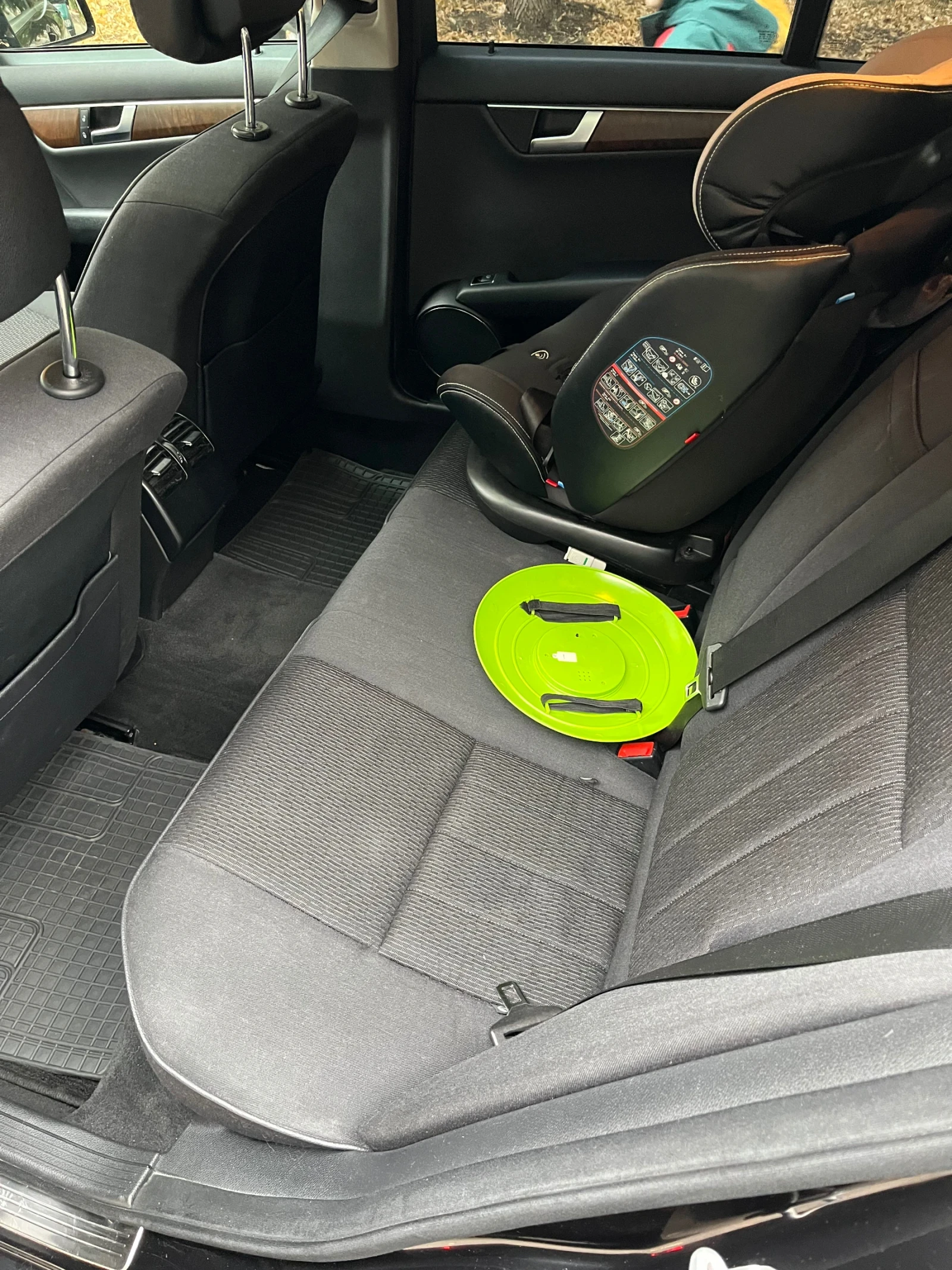 Mercedes-Benz C 220, снимка 7 - Автомобили и джипове - 56236462