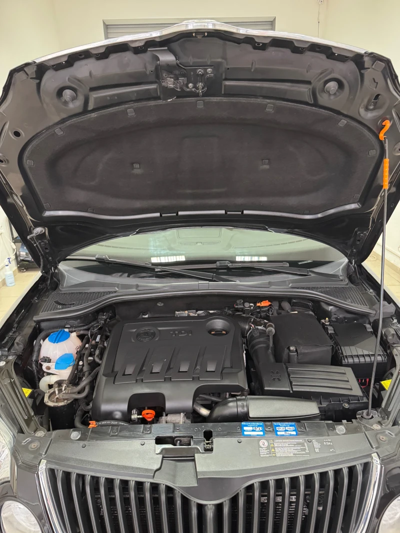 Skoda Yeti 2.0 tdi, снимка 15 - Автомобили и джипове - 52327612