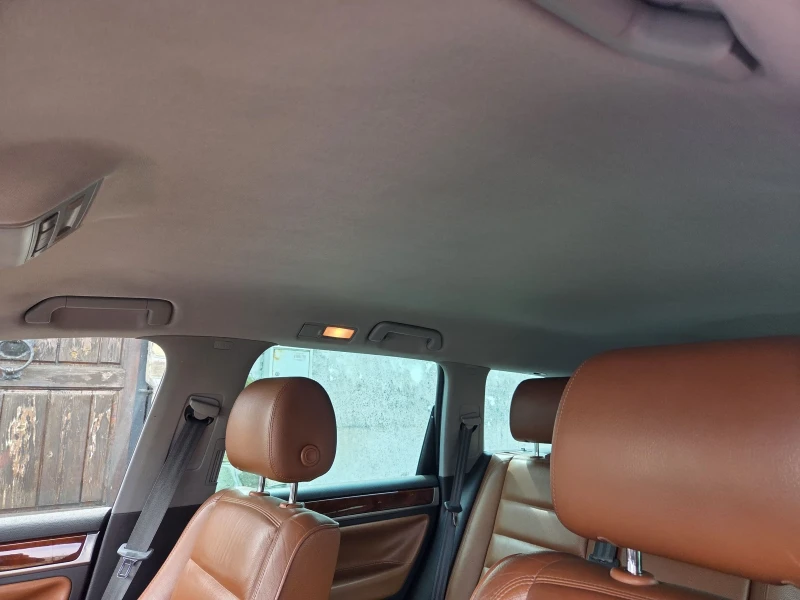 VW Touareg, снимка 16 - Автомобили и джипове - 52647061