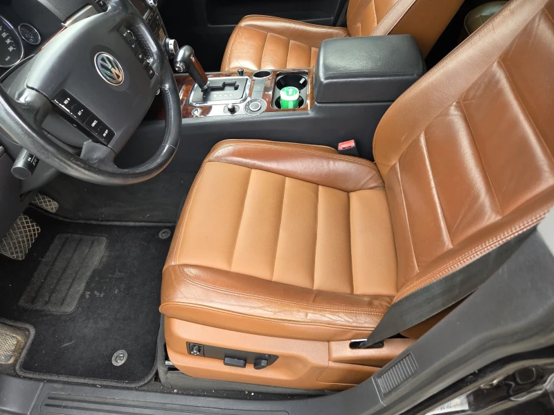 VW Touareg, снимка 12 - Автомобили и джипове - 52647061