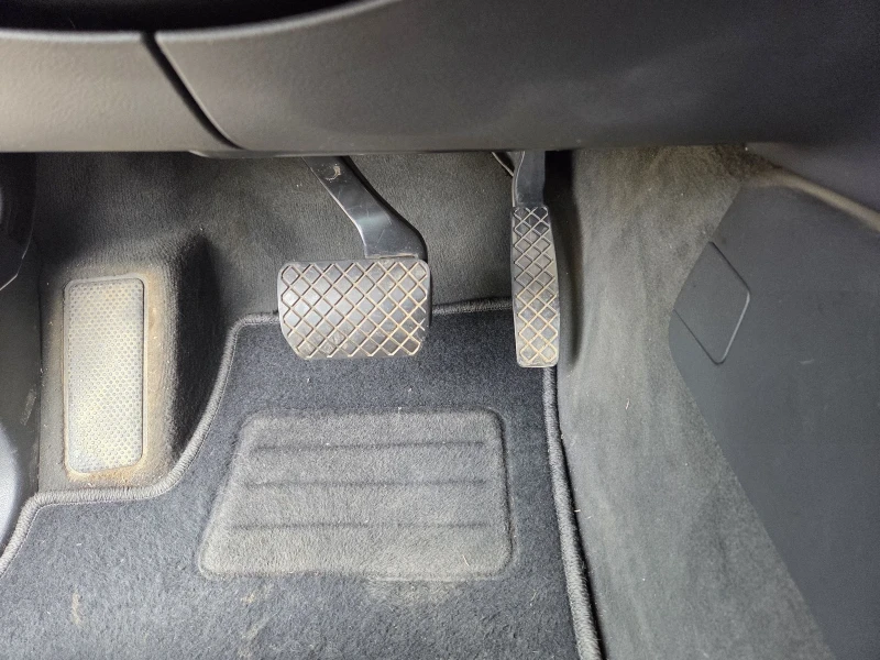 VW Touareg, снимка 14 - Автомобили и джипове - 52647061