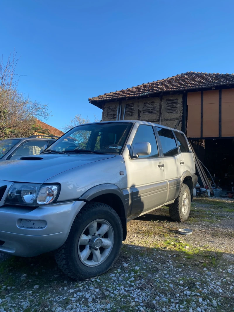 Nissan Terrano 2.7 TDi , снимка 3 - Автомобили и джипове - 52257811