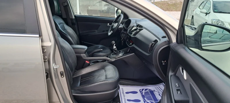 Kia Sportage 2.0 CRDI 4x4 Navi Кожа Панорама, снимка 15 - Автомобили и джипове - 53047188