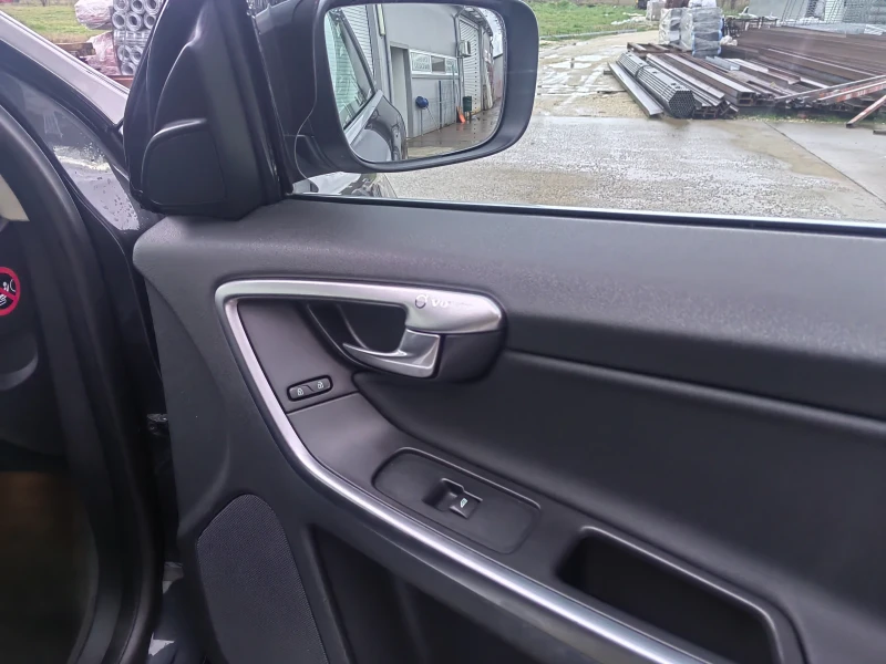 Volvo XC60 ХС пакет/2.4д/топ, снимка 15 - Автомобили и джипове - 53573133