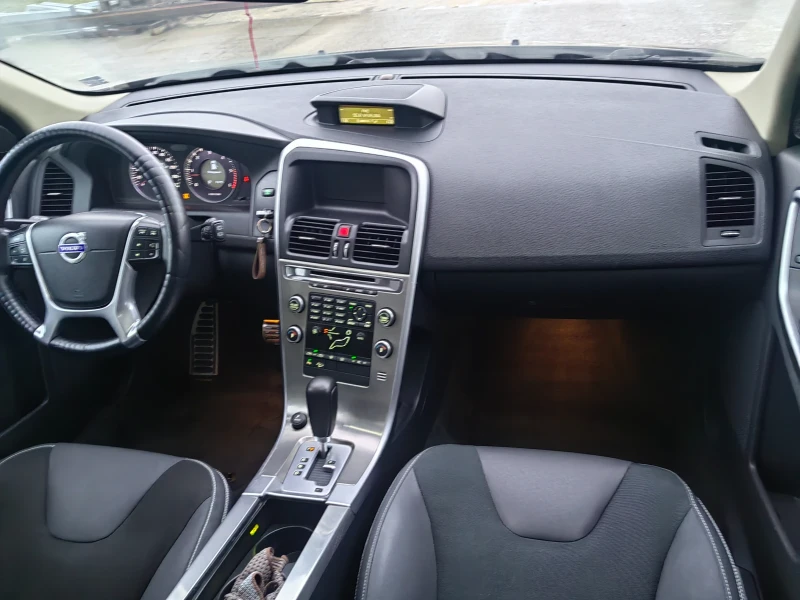 Volvo XC60 ХС пакет/2.4д/топ, снимка 12 - Автомобили и джипове - 53573133