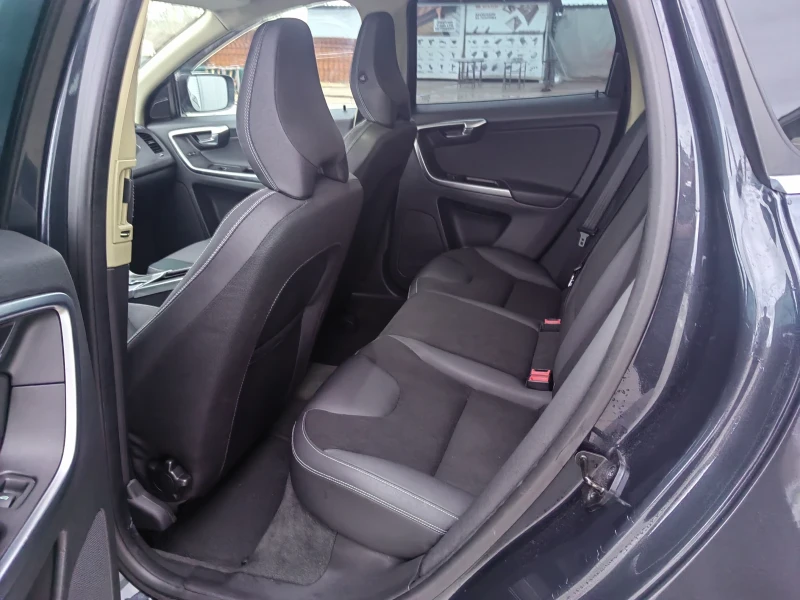 Volvo XC60 ХС пакет/2.4д/топ, снимка 17 - Автомобили и джипове - 53573133