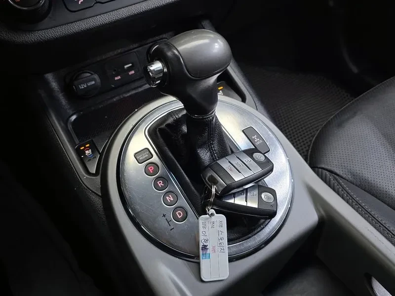 Kia Sportage 2.0 CRDi 4WD, снимка 9 - Автомобили и джипове - 54274971