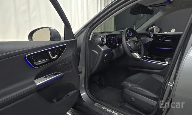 Mercedes-Benz GLC 220 D * AMG * ОБДУХВАНЕ * 360 КАМЕРА * ПАНОРАМА * , снимка 6 - Автомобили и джипове - 55879374
