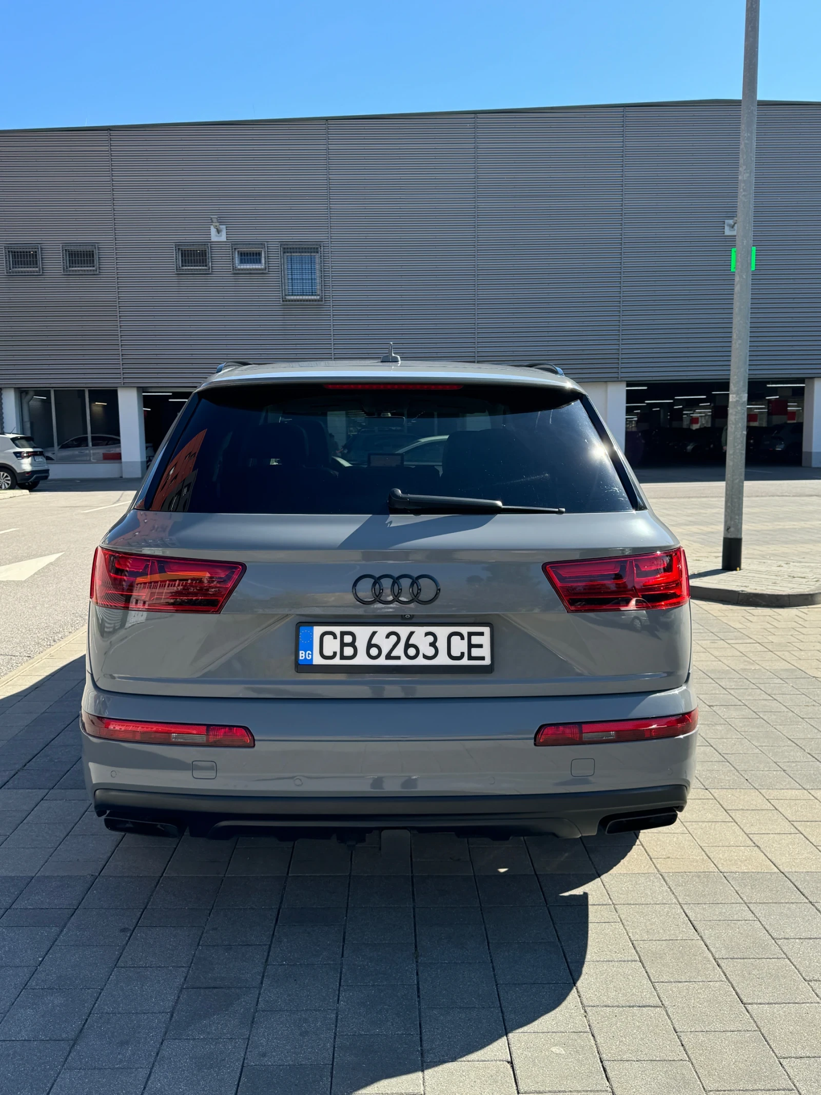 Audi Q7 PANO / Bose / 360 / Обдухване / История / Каско  - изображение 4