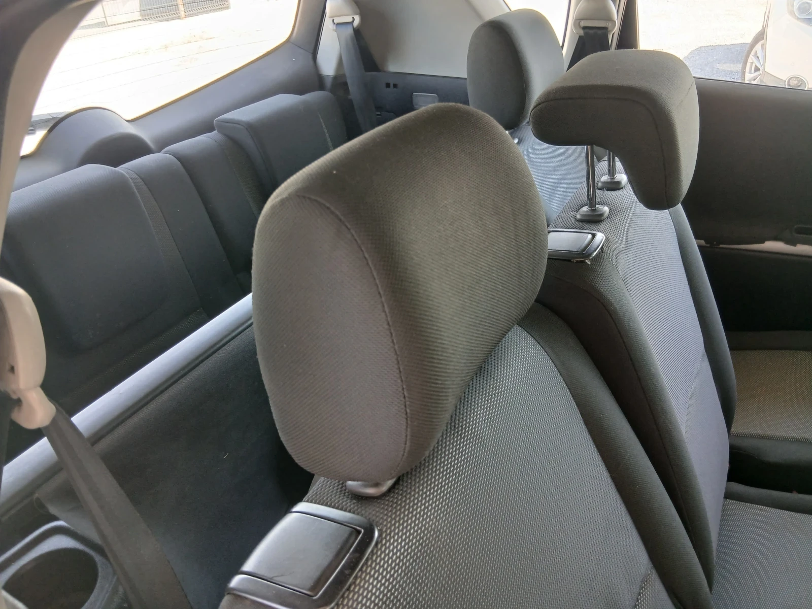 Toyota Corolla verso 7 МЕСТА , снимка 8 - Автомобили и джипове - 47657275