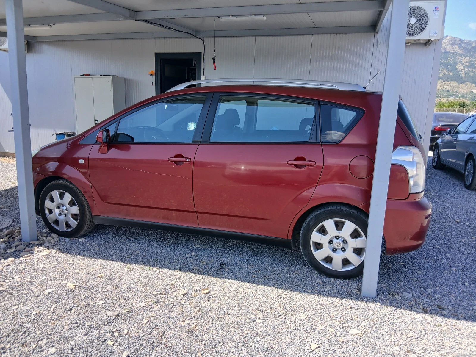 Toyota Corolla verso 7 МЕСТА , снимка 4 - Автомобили и джипове - 47657275