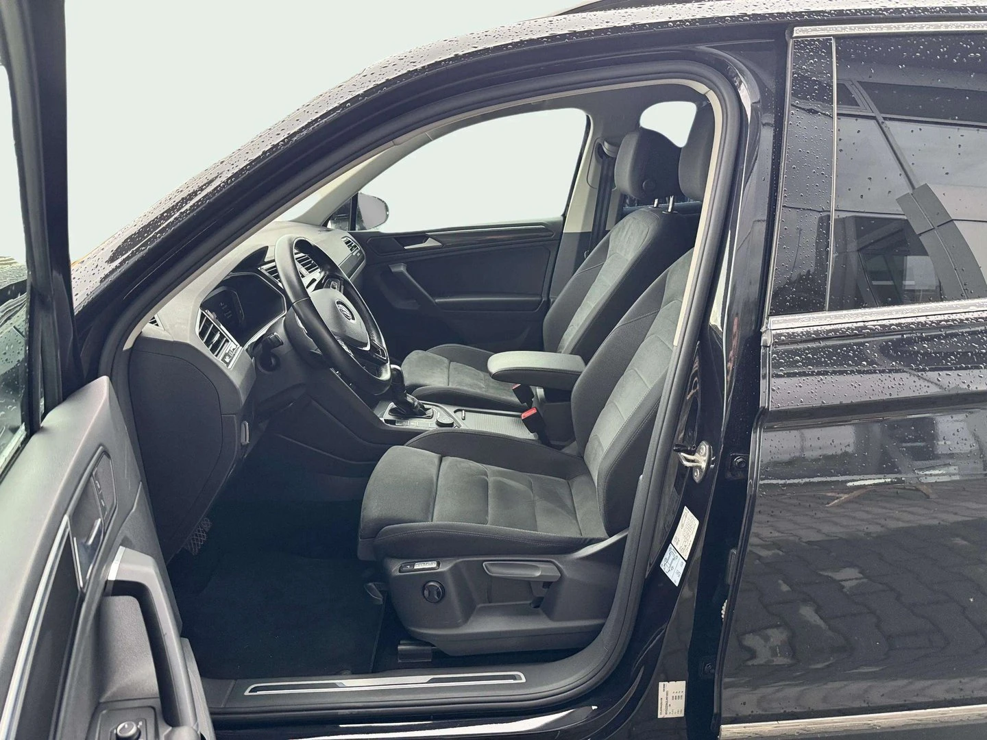 VW Tiguan 2.0 TDI SCR DSG 4MO Highline - изображение 6