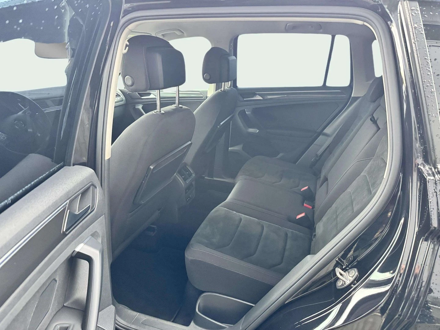 VW Tiguan 2.0 TDI SCR DSG 4MO Highline - изображение 9