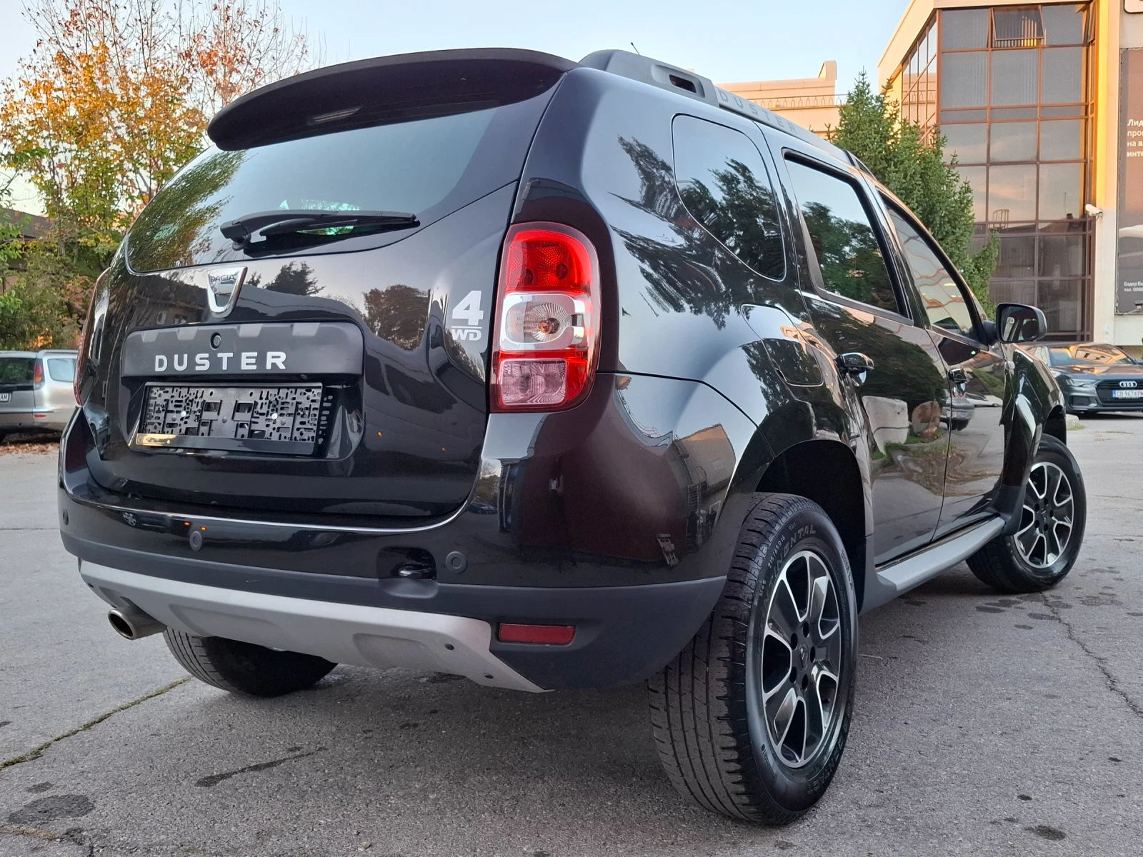 Dacia Duster 1.5dCi * 4x4 * КЛИМАТИК * ИТАЛИЯ * НАВИ *  - изображение 7