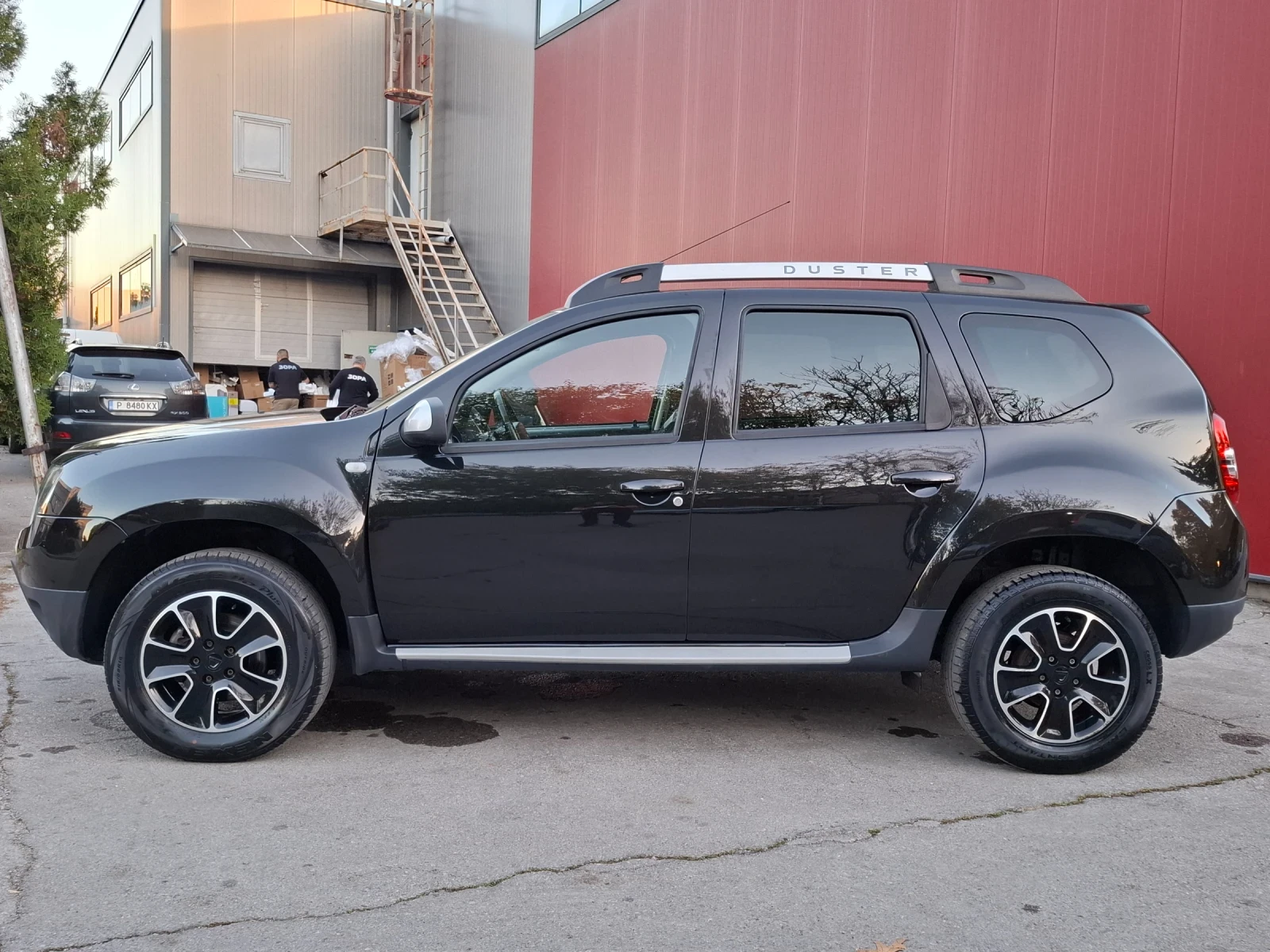 Dacia Duster 1.5dCi * 4x4 * КЛИМАТИК * ИТАЛИЯ * НАВИ *  - изображение 8