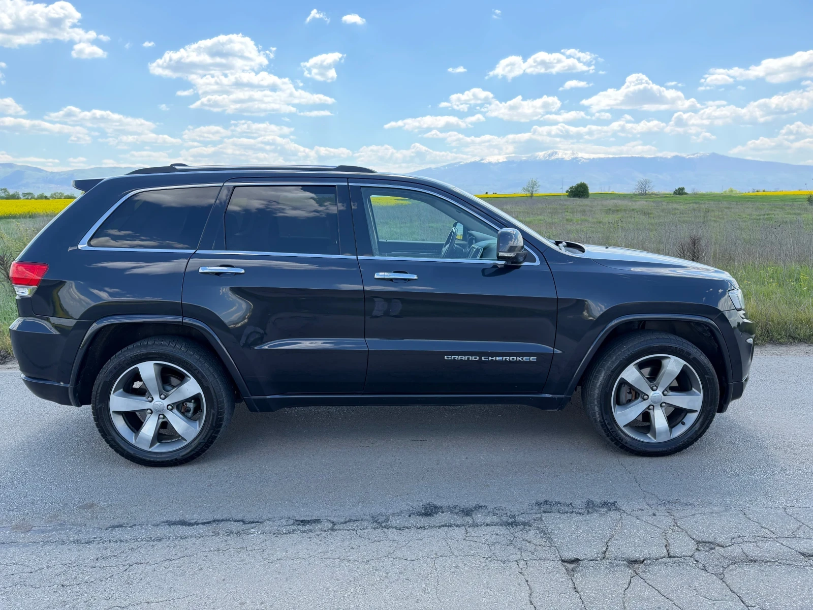 Jeep Grand cherokee 3.0CRD Overland 4x4 Distronic Camera, снимка 3 - Автомобили и джипове - 54915789