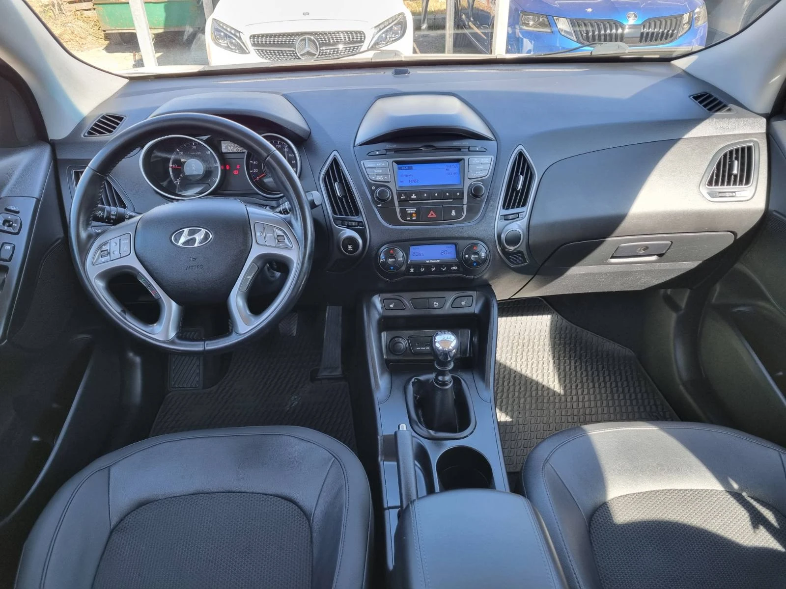 Hyundai IX35 2.0 CRDi 4x4, снимка 9 - Автомобили и джипове - 56357892
