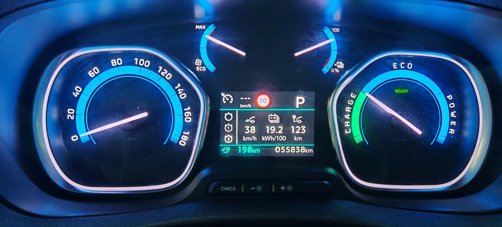 Peugeot Expert 75kw/h 55 000 km, снимка 9 - Бусове и автобуси - 54936126