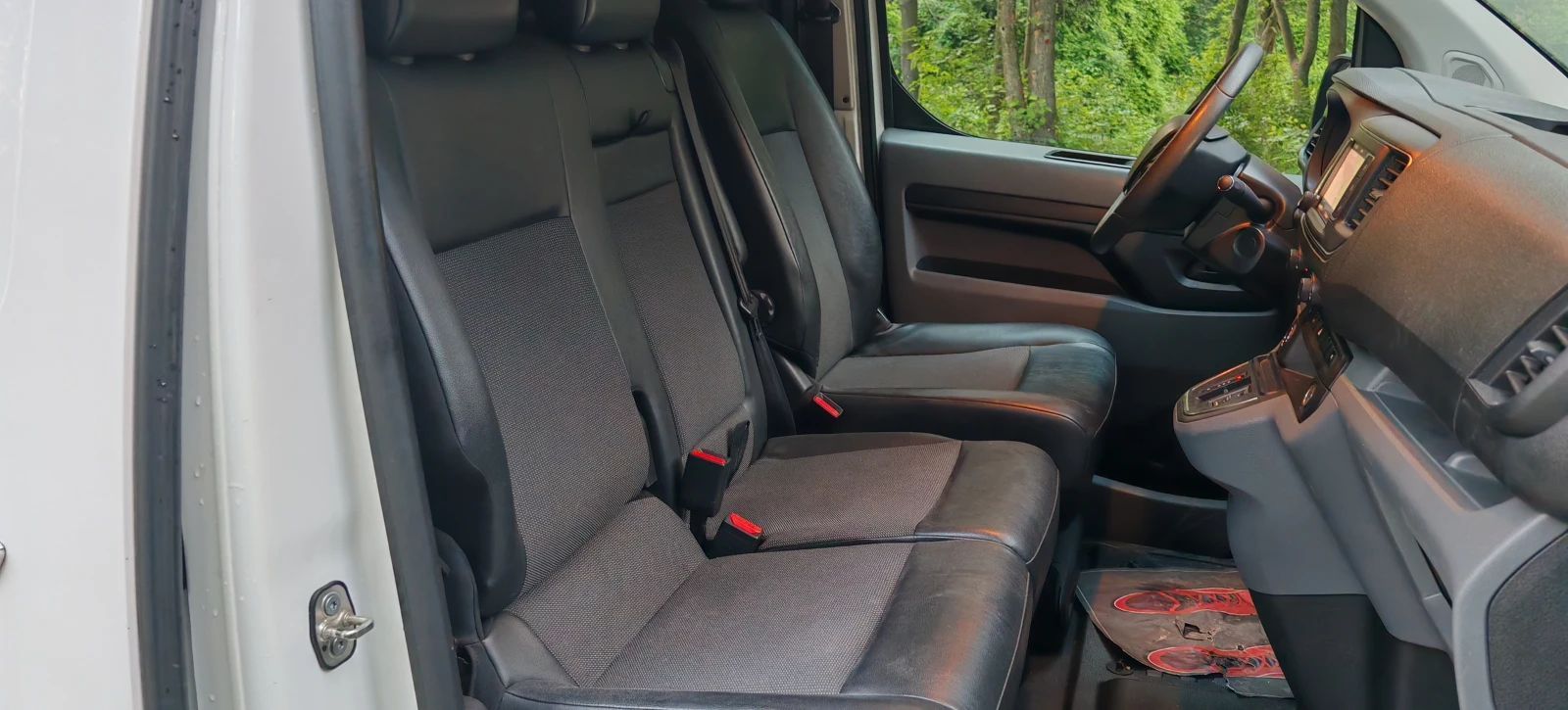 Peugeot Expert 75kw/h 55 000 km, снимка 16 - Бусове и автобуси - 54936126