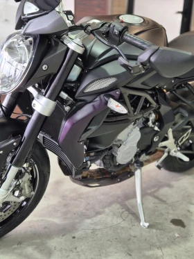 MV Agusta Brutale 800Dragstar 9000км! ABS TC Нов внос от ШВЕЙЦАРИЯ!, снимка 9