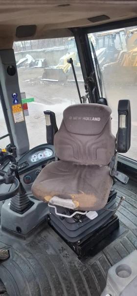 Багер New Holland B90, снимка 5