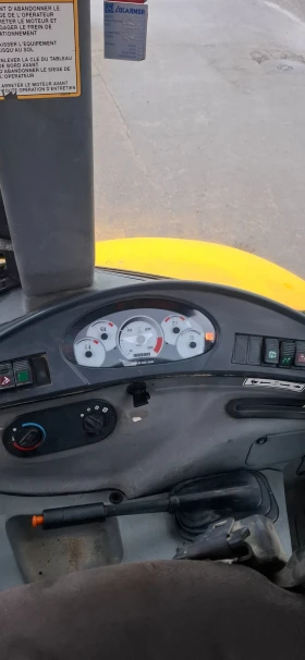 Багер New Holland B90, снимка 6