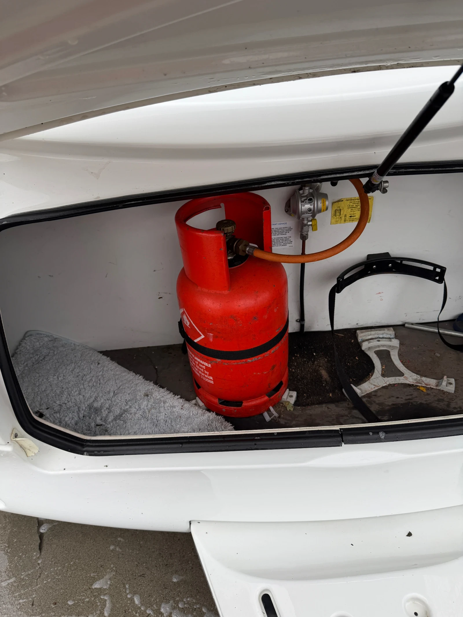 Каравана Hobby Swift Alpine 2009 Регистрирана - изображение 9