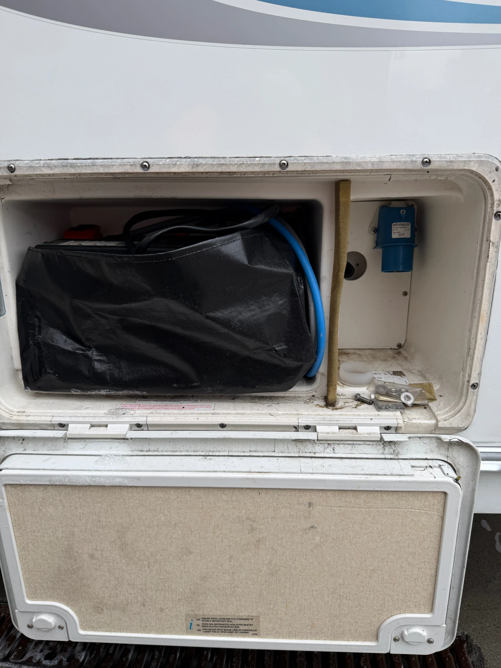 Каравана Hobby Swift Alpine 2009 Регистрирана - изображение 10