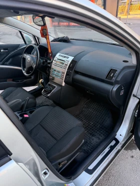 Обява за продажба на Toyota Corolla verso 2.2d4d ~6 450 лв. - изображение 6