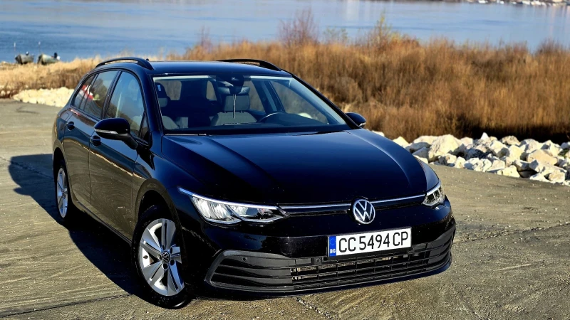 VW Golf GOLF 8 SW 2.0 TDI 115HP DSG7 LIFE, снимка 2 - Автомобили и джипове - 48446317