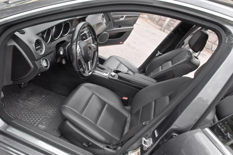 Mercedes-Benz C 350 AMG 4Matic, снимка 9 - Автомобили и джипове - 51904871