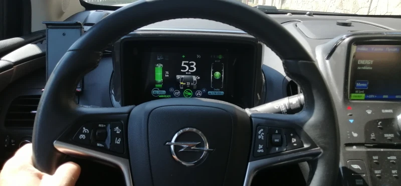 Opel Ampera Plug-in hybrid, снимка 11 - Автомобили и джипове - 52397152