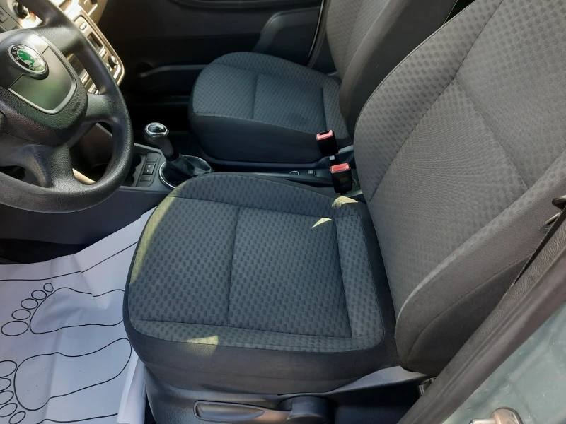 Skoda Fabia 1.6 TDI, снимка 9 - Автомобили и джипове - 53131608