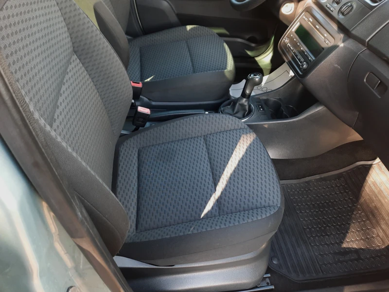 Skoda Fabia 1.6 TDI, снимка 10 - Автомобили и джипове - 53131608