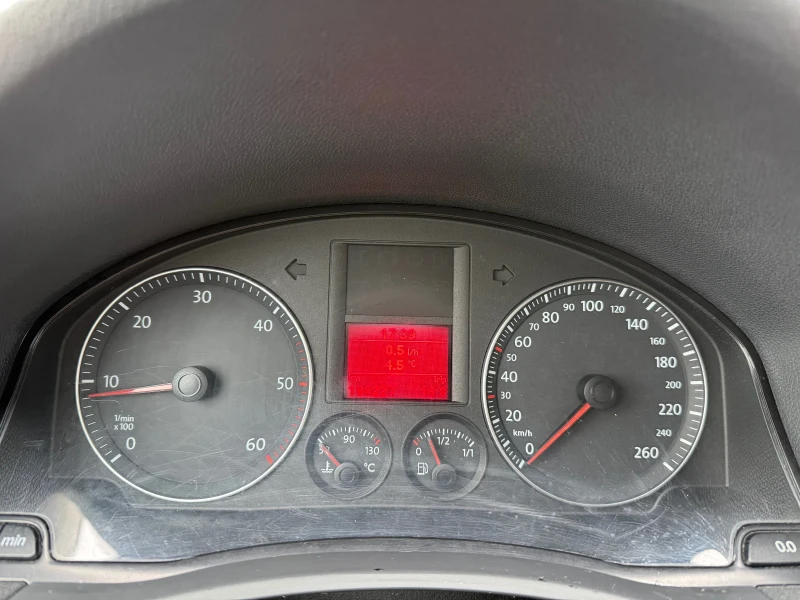 VW Golf 1.9TDI, снимка 17 - Автомобили и джипове - 53583806