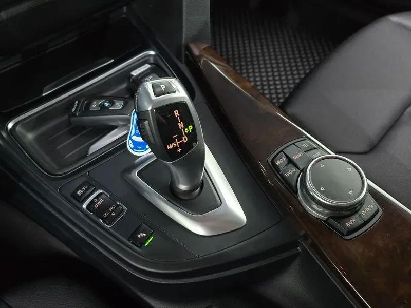 BMW 320 d, снимка 9 - Автомобили и джипове - 55143957